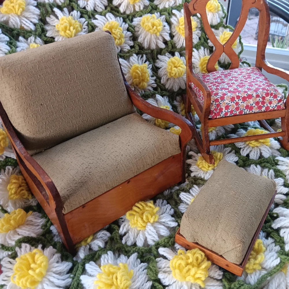 [ VINTAGE 1950s OLIVE & FLORAL WOODEN DOLLHOUSE MINI FURNITURE BUNDLE SET ] - Picture 5 of 9
